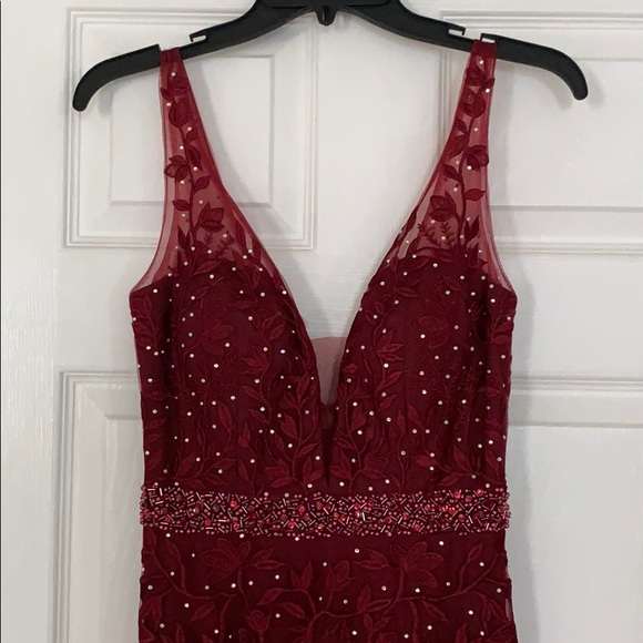 Formal dress - mermaid silhouette - Picture 3 of 6